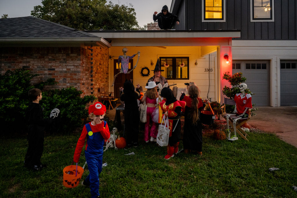 Halloween curfews 2026: When NYC-area kids need to be home this weekend — Manhasset Community news