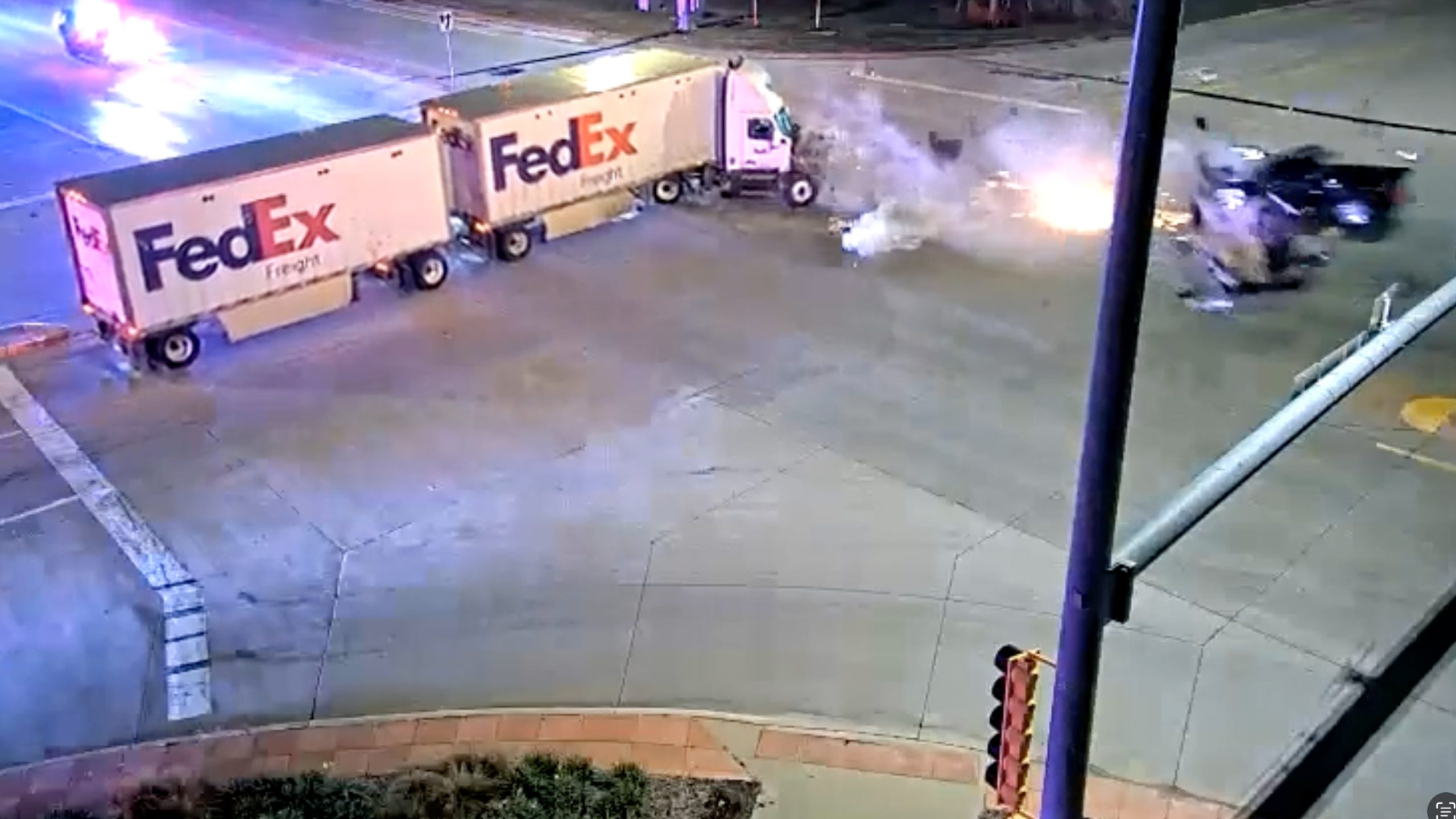 Watch: Suspect fleeing from police crashes into FedEx semi-truck — Manhasset Community news