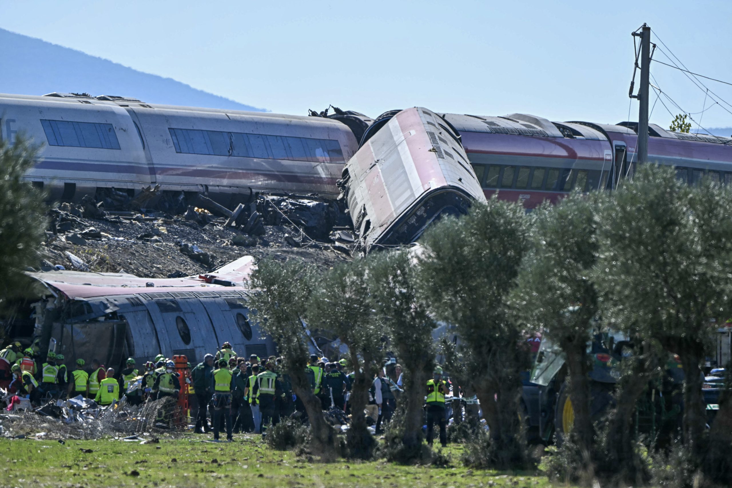 'Inexplicable' decision blamed for high-speed train crash in central Spain that killed dozens — Manhasset Community news